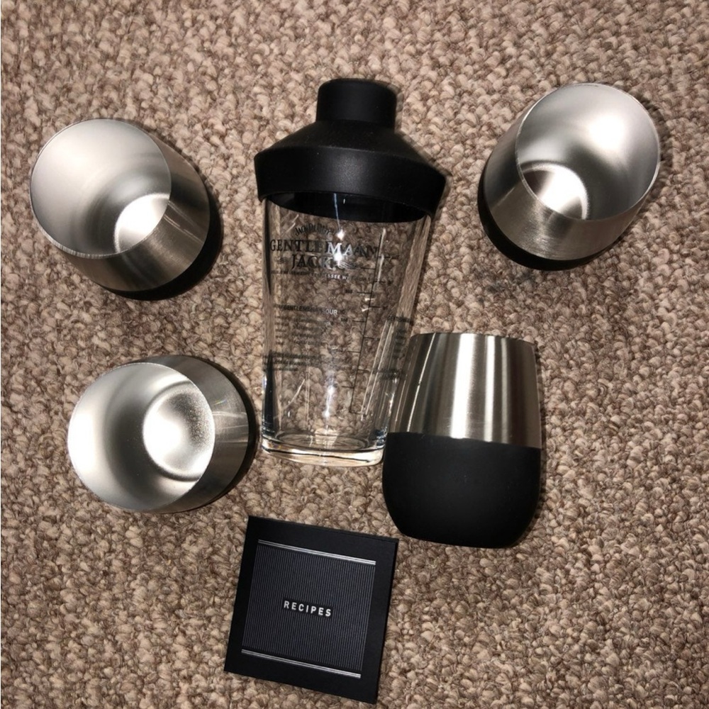 New 6pc Gentleman Jack glass shaker & Stainless Steel silicone l glass VIP set